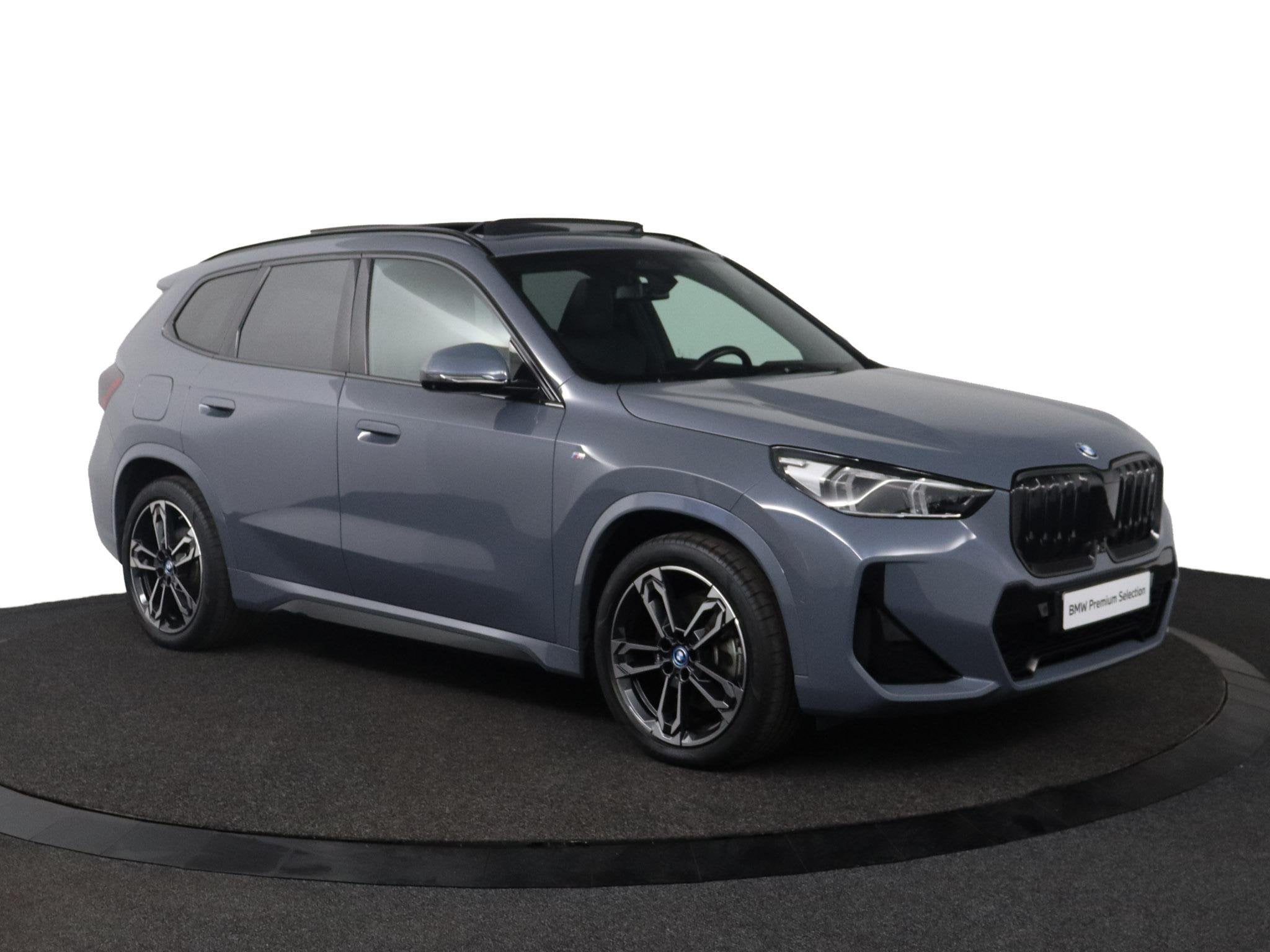 BMW iX1 xDrive30 67 kWh | SOH 100% | M Sportpakket | Trekhaa, Gebruikt, Met garantie (alle), 33 min, 67 kWh