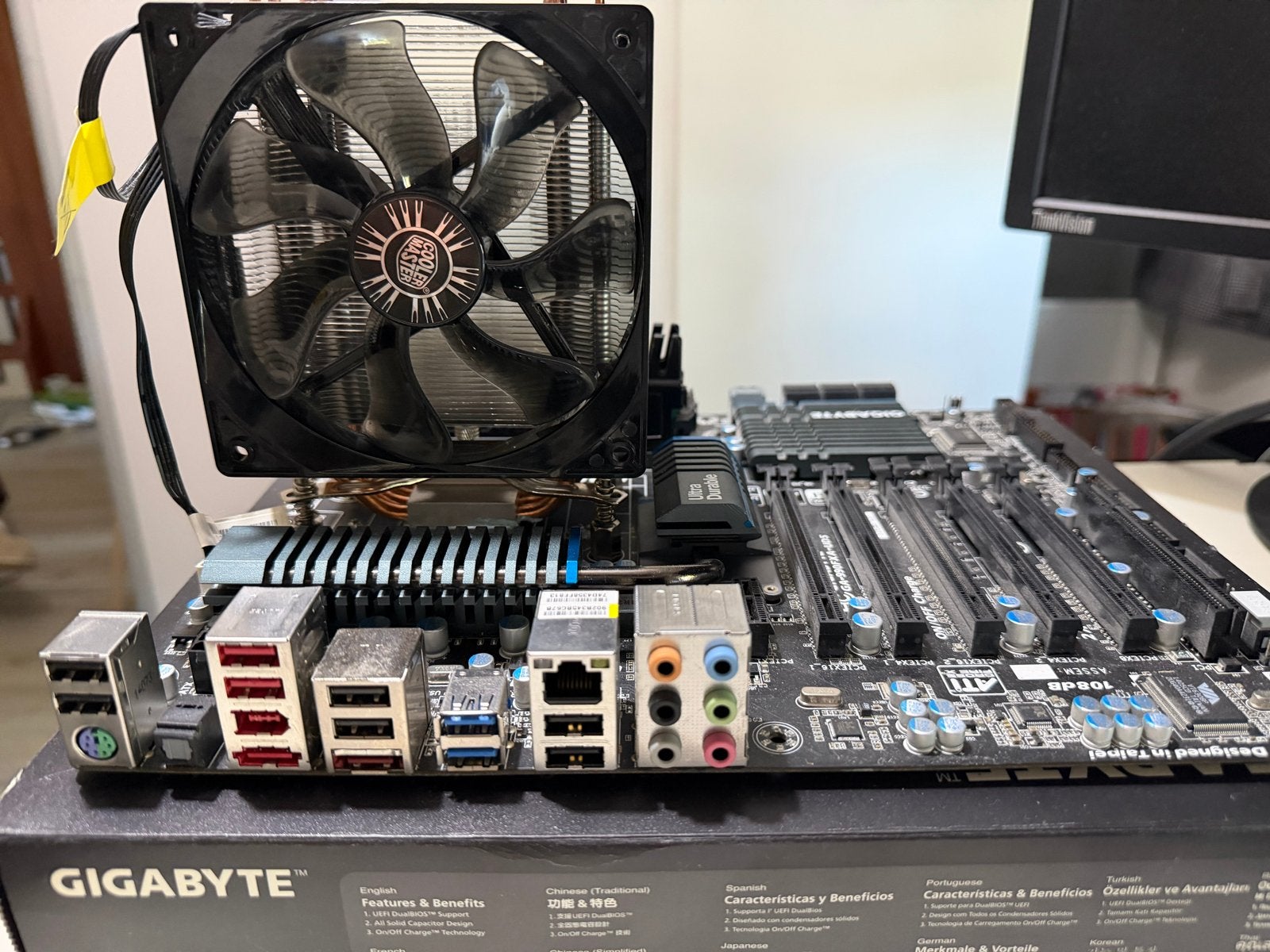 Gigabyte GA-990FXA-UD5 + AMD FX-8350 + 12GB DDR3 + Hyper 212, Ophalen of Verzenden, Zo goed als nieuw, AMD, DDR3