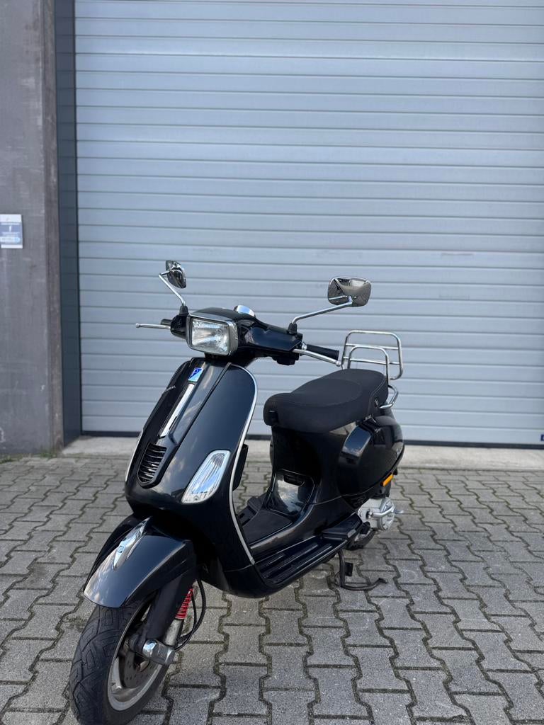Vespa s snor 2011, Fietsen en Brommers, Scooters | Vespa, Zo goed als nieuw, Benzine, Ophalen of Verzenden
