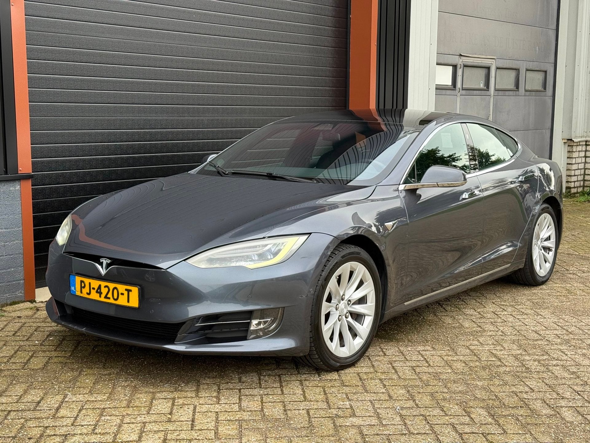 Tesla Model S 100D Facelift SOH 86% Leder|NAP|PANO!, Auto's, Gebruikt, 110 €/maand, Model S, Vierwielaandrijving