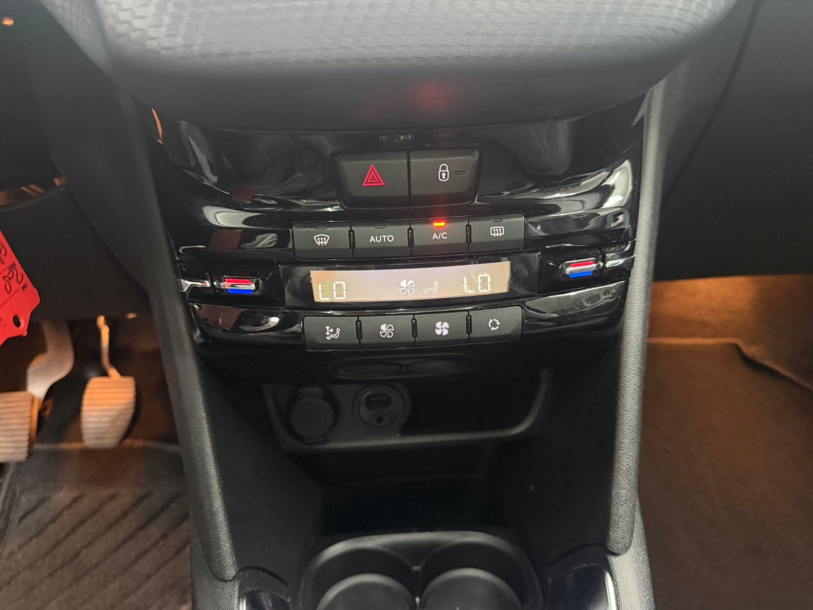 Foto 14 van Peugeot 208 1.2 VTI 81KW/110PK 5-D 2017 bezorgen mogelijk!!
