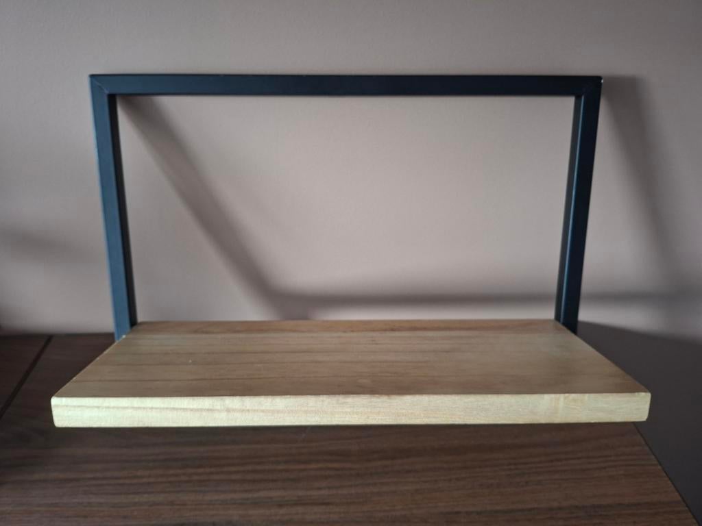 Mica Decorations wandplank met zwart metalen frame, Ophalen, Zo goed als nieuw