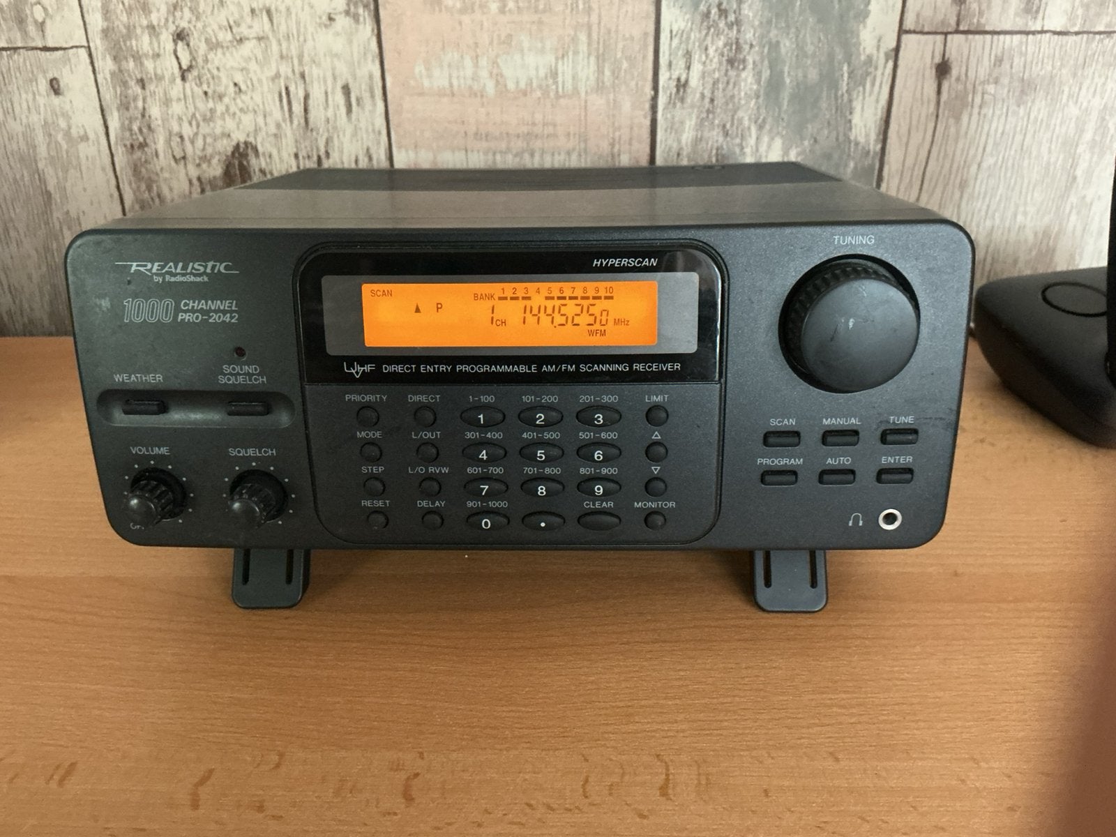 realistic pro 2042 1000 kanalen scanner, Telecommunicatie, Scanners, Ophalen, Gebruikt, 500 kanalen of meer