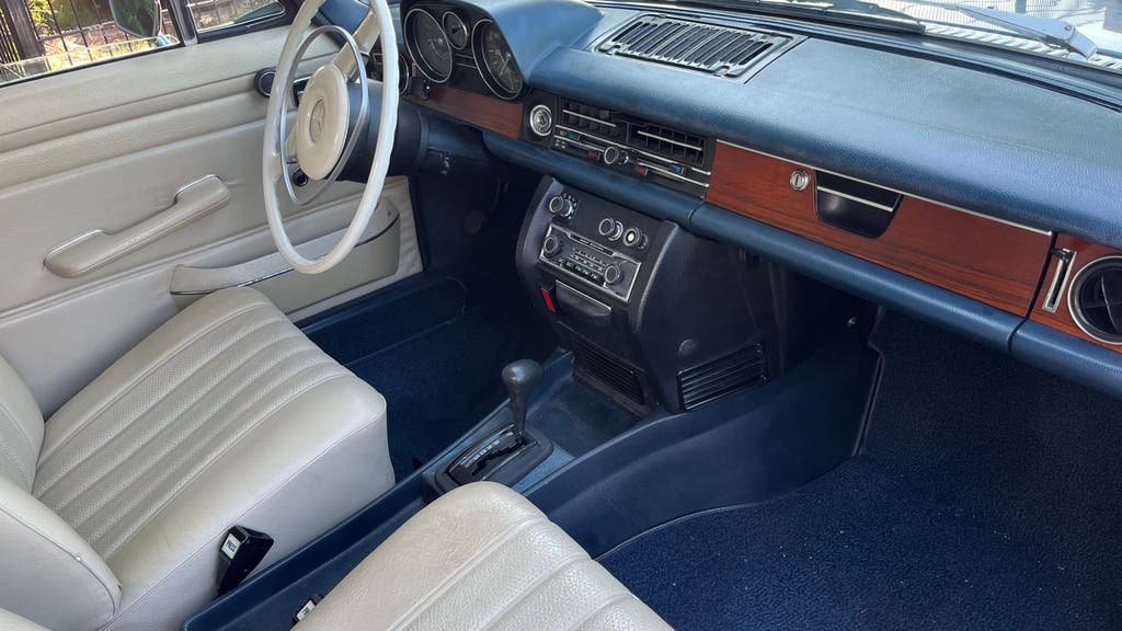 Mercedes Benz W114 250 S., foto 9