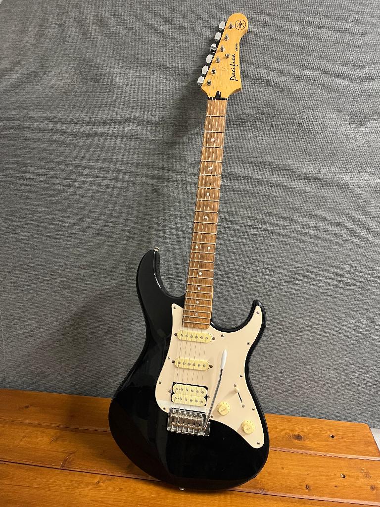 Yamaha Pacifica PAC012 elektrische gitaar ., Muziek en Instrumenten, Snaarinstrumenten | Gitaren | Elektrisch, Gebruikt, Solid body