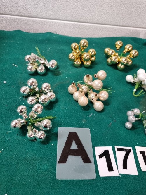 - kerstballen bosjes op draad, Ophalen of Verzenden, 'T Olde Gre-j, Info@toldegrej.nl, Endepoelstraat 20f Didam