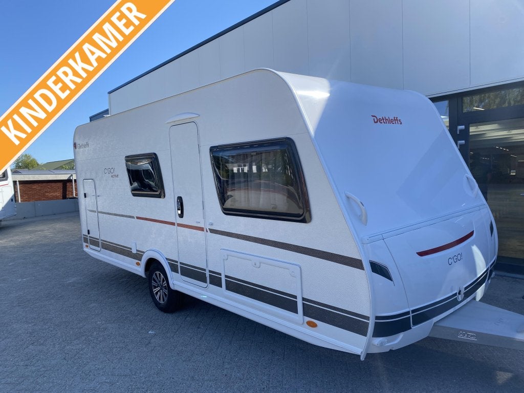 Dethleffs C'Go Active 495 QSK stapelbed met 3 bedden! 2027, Caravans en Kamperen, Caravans, Dwarsbed, Bedrijf, Dethleffs, 5 tot 6 meter