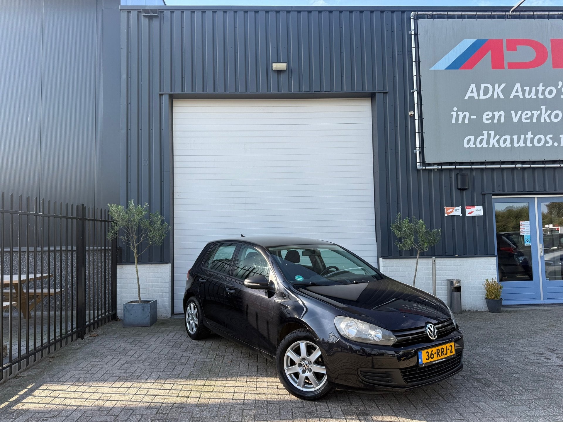 Volkswagen Golf 1.2 TSI Trendline BlueMotion NAVI/AIRCO/APK, Euro 5, Stof, Gebruikt, Zwart