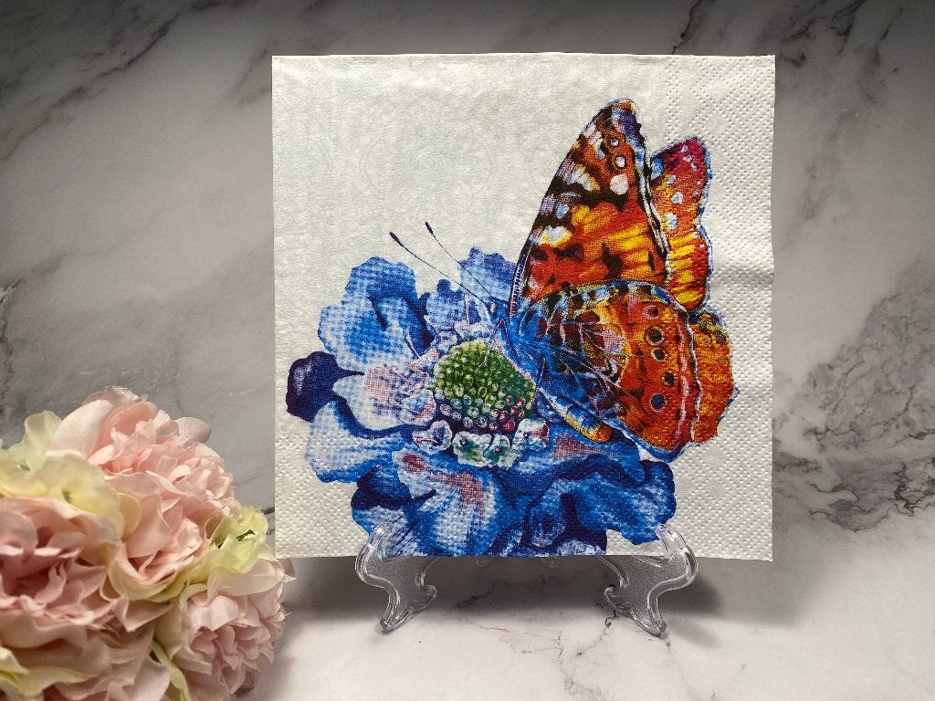 Knutsel servet vlinder op blauwe bloem decoupage nr 275, Ophalen of Verzenden, Nieuw, Knutselmateriaal