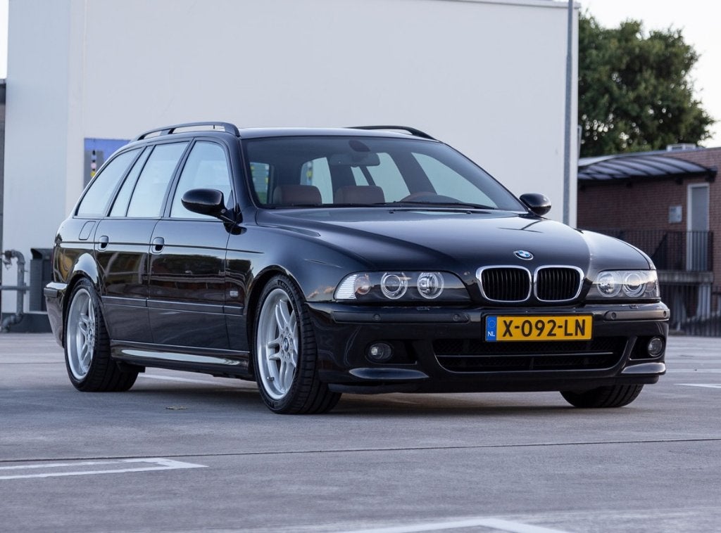 BMW 5-Serie 530I Touring Individual M-pakket 2003 Zwart E39, Auto's, BMW, Automaat, Lichtsensor, Achterwielaandrijving, 2000 kg