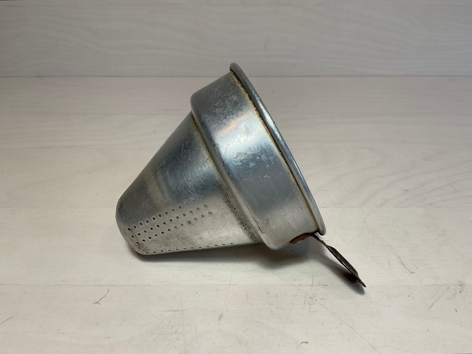 Aluminium koffiefilter doorsnee 9,5 cm en hoogte 10 cm, Ophalen of Verzenden, Gebruikt