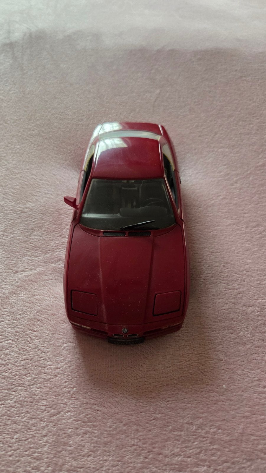 BMW 8-serie (E31) schaalmodel - Rood, Hobby en Vrije tijd, Verzenden, Gebruikt