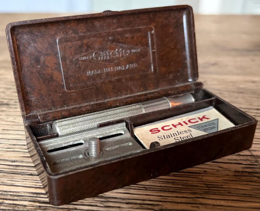Vintage Bakelieten Scheerset - Made in England, Antiek en Kunst, Antiek | Overige Antiek, Ophalen of Verzenden