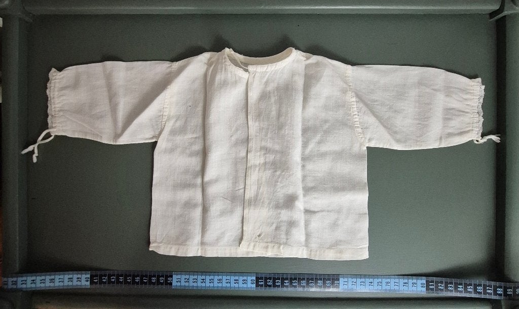 Antiek poppen- baby- of kinderhemdje met lange mouwen, Ophalen of Verzenden, Gebruikt, Kleertjes