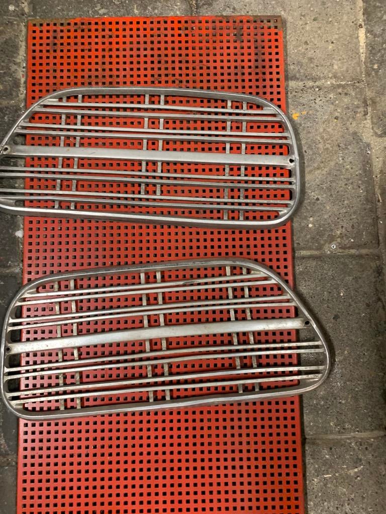 Volvo grill, Ophalen of Verzenden, Volvo