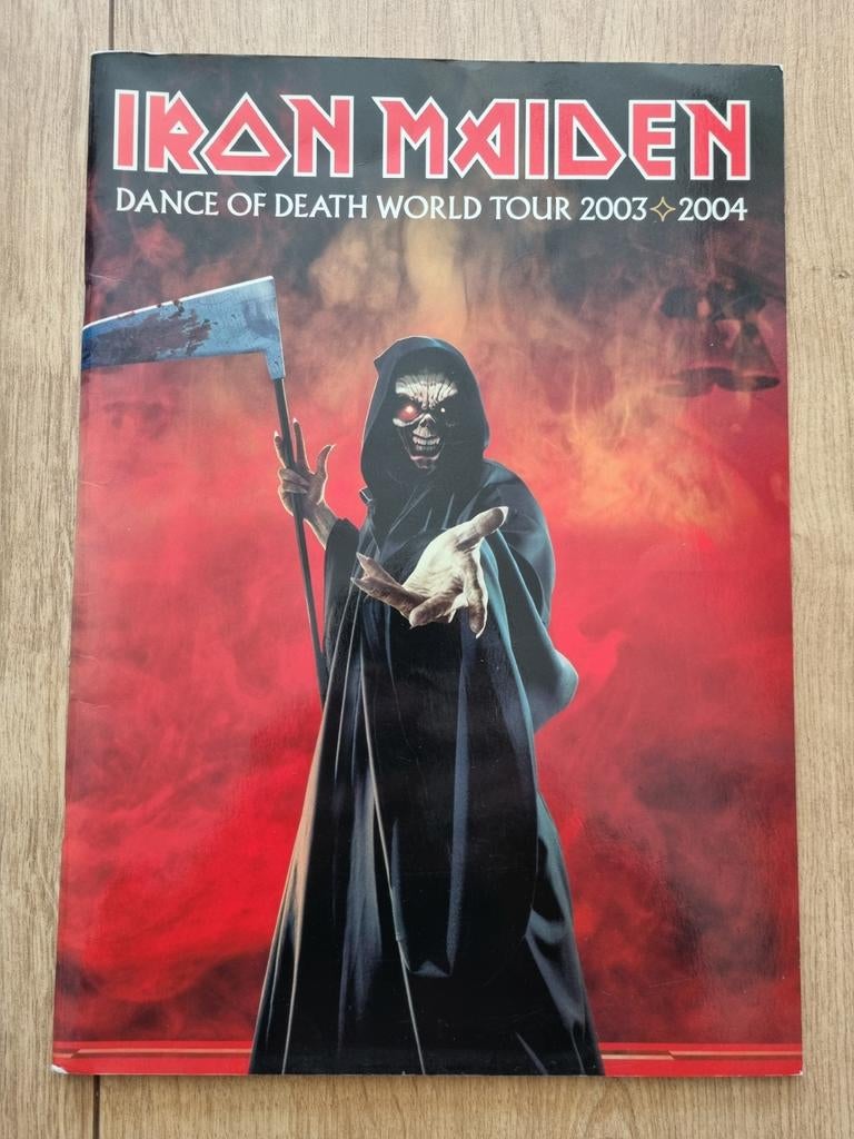 Iron Maiden - Dance of Death tourbook 2003-2004, Cd's en Dvd's, Vinyl | Hardrock en Metal, Ophalen of Verzenden, Zo goed als nieuw