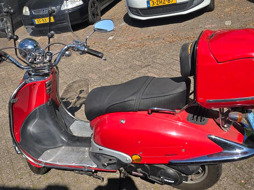 retro fosti scooter, Fietsen en Brommers, Snorfietsen en Snorscooters, Ophalen, Benzine, Overige merken