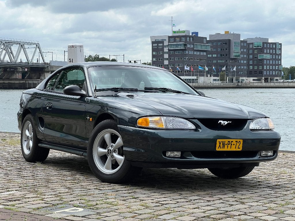 Ford Mustang - 3.8 V6 Coupé Automaat - Nieuwe APK, Auto's, 1440 kg, Metallic lak, Origineel Nederlands, Bruin