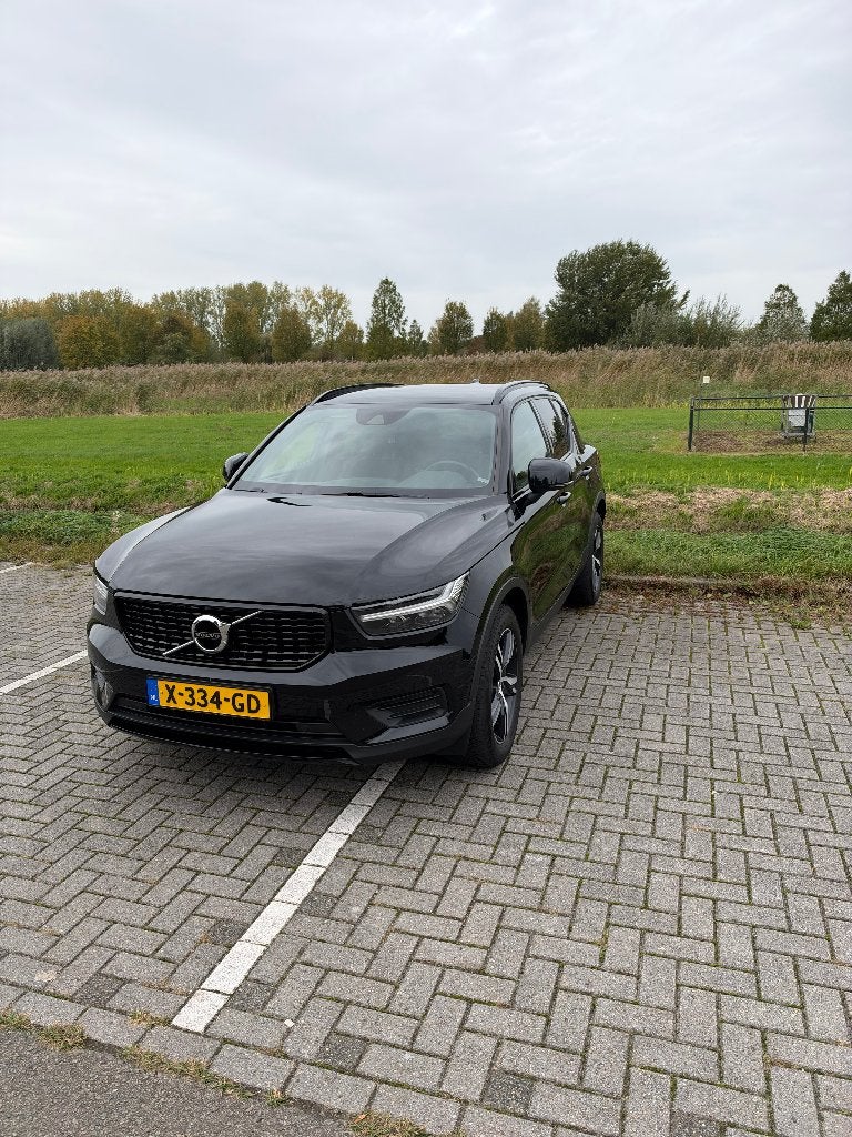 Volvo XC40 T3 163pk Geartronic 2020 Zwart, Auto's, 1525 kg, Alcantara, Particulier, SUV of Terreinwagen