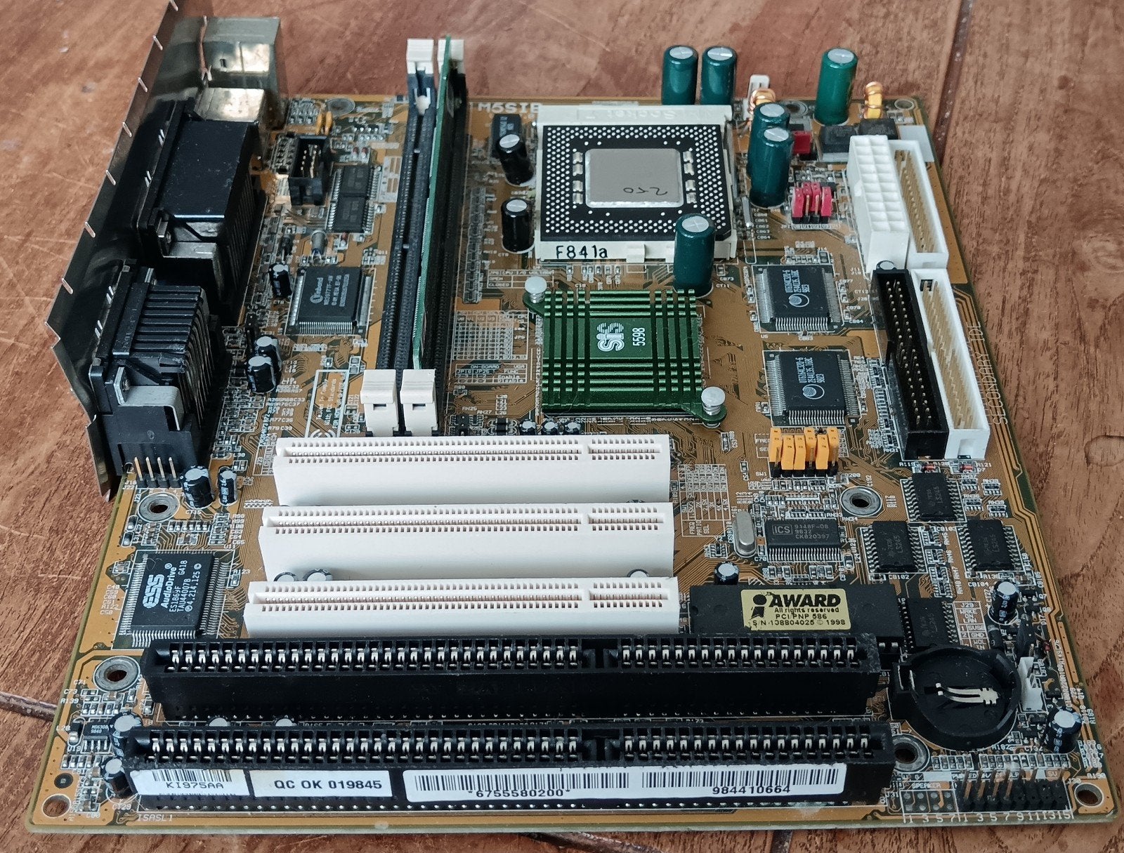 Biostar M5SIB moederbord socket 7 met cpu en geheugenbankj, Computers en Software, Moederborden, Ophalen of Verzenden