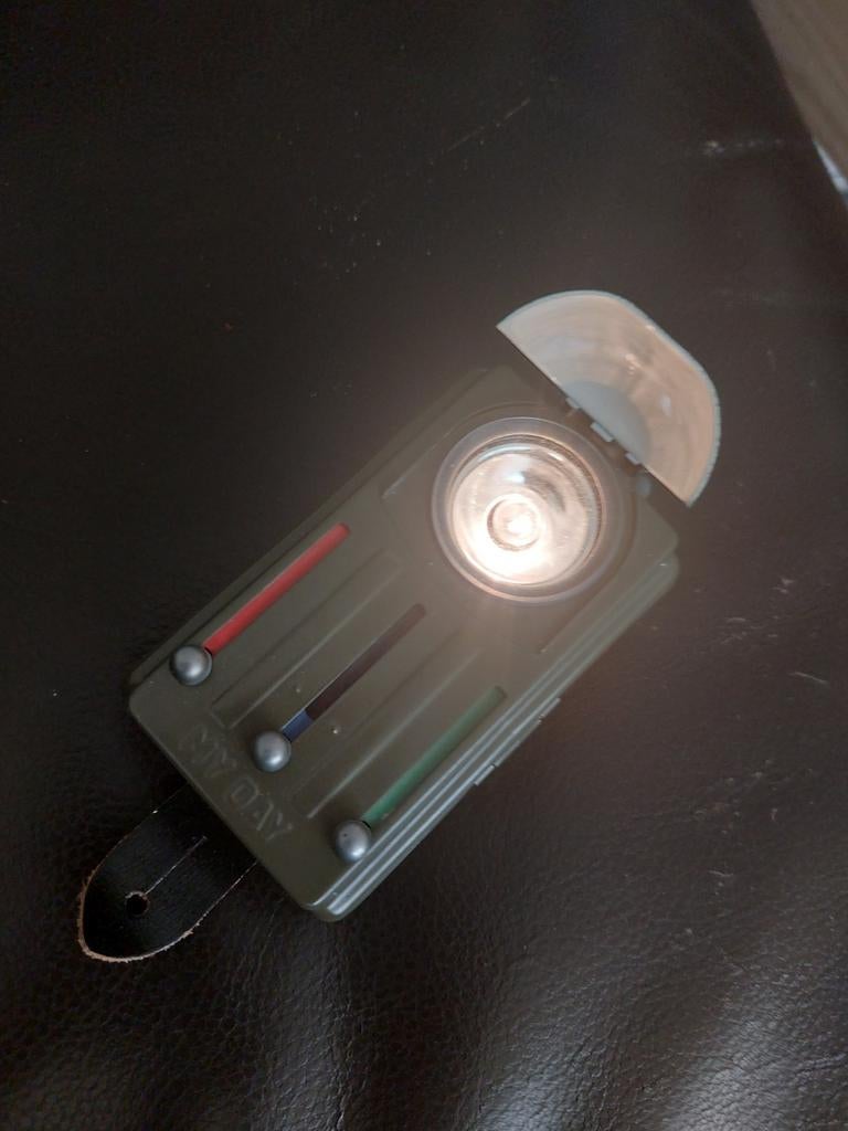 Vintage Militaire Zaklamp - Werkt Perfect, Ophalen of Verzenden, Gebruikt, Batterij