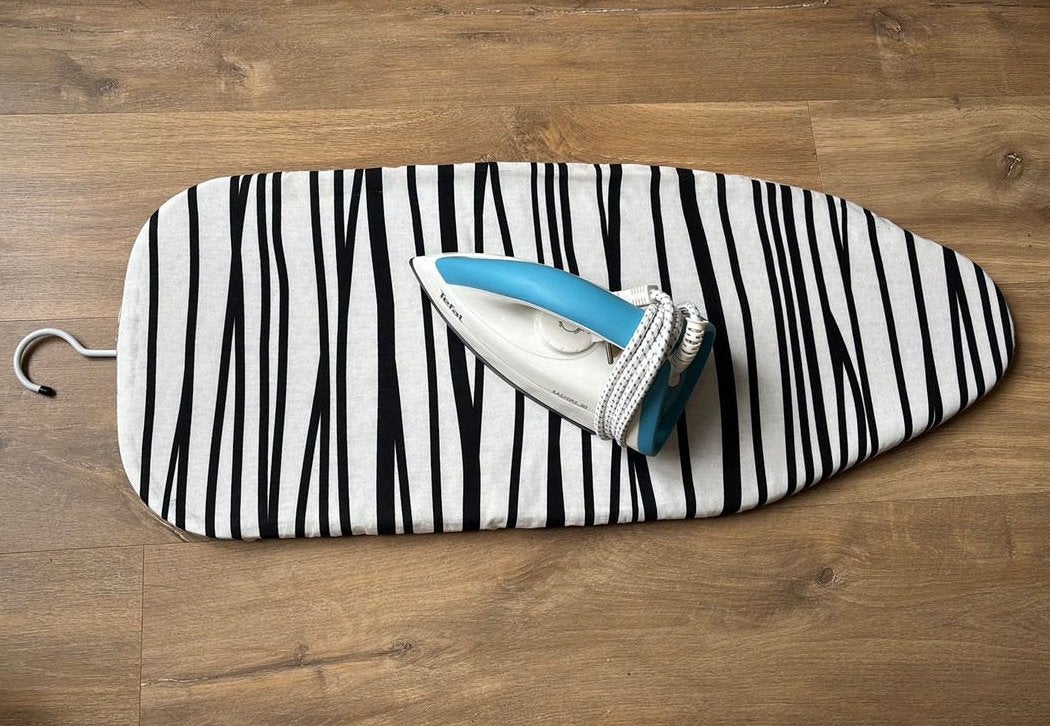 Tefal Dry iron and ironing board, Ophalen, Zo goed als nieuw