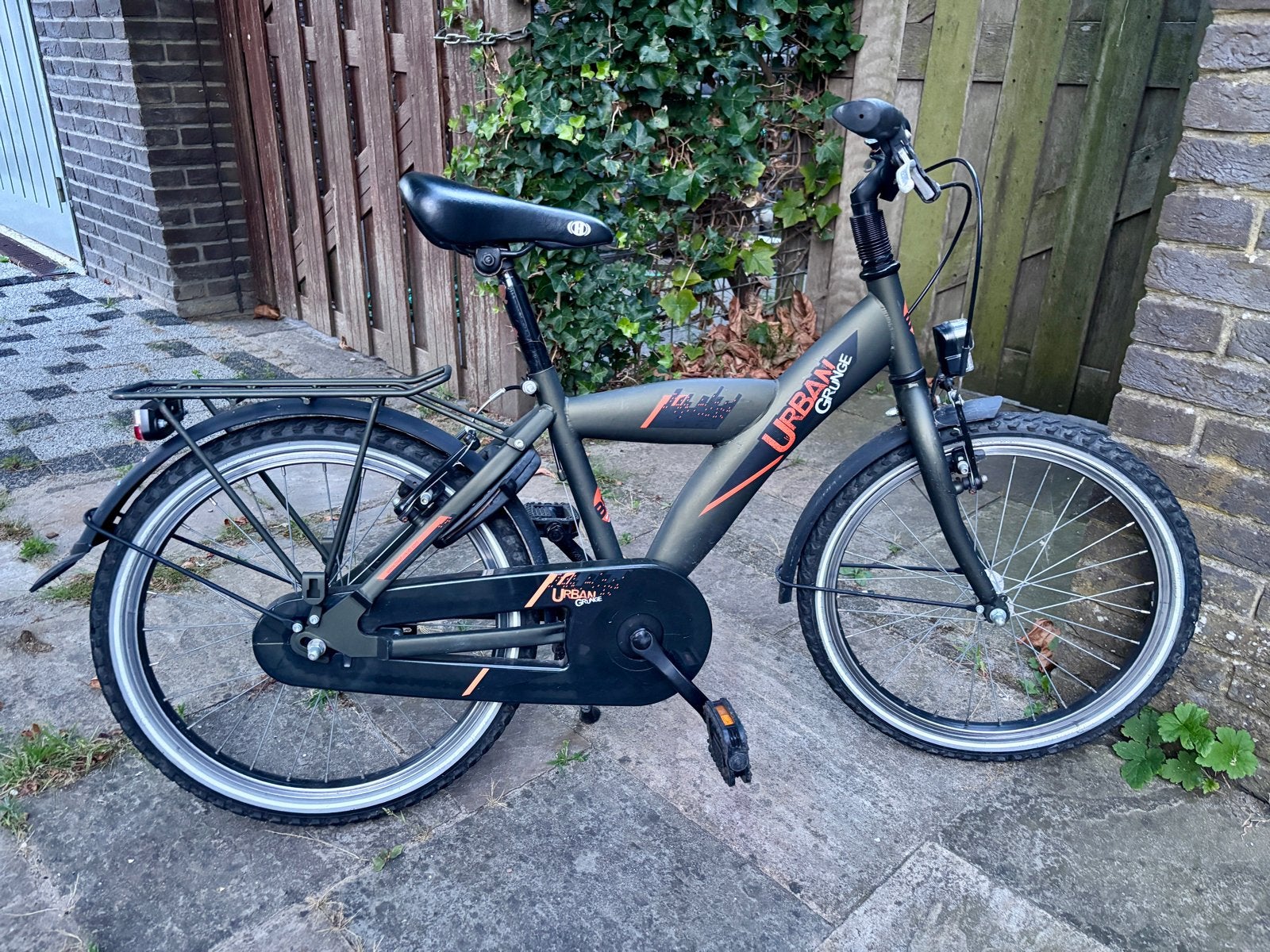 Urban Grace 24 inch jongensfiets, Fietsen en Brommers, Velgrem, Minder dan 49 cm, Zo goed als nieuw, Ophalen