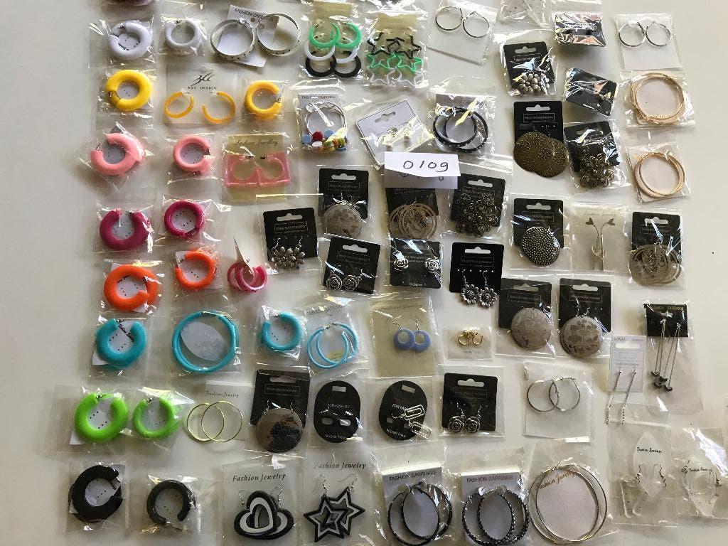 partij oorbellen, Ophalen of Verzenden, Zo goed als nieuw, Overige kleuren, Overige materialen