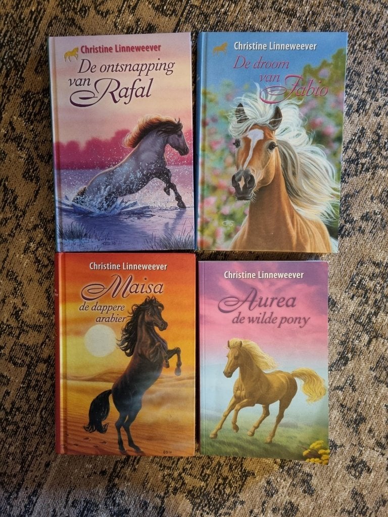 Paarden boeken van Christine Linneweever, Ophalen of Verzenden, Zo goed als nieuw, Sprookjes