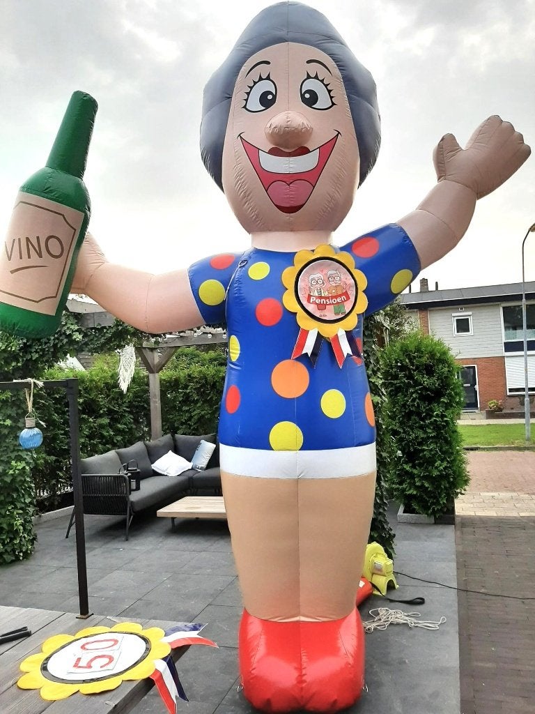 Pensioen pop vrouw 4 meter hoog, Ophalen, Zo goed als nieuw, Verjaardag