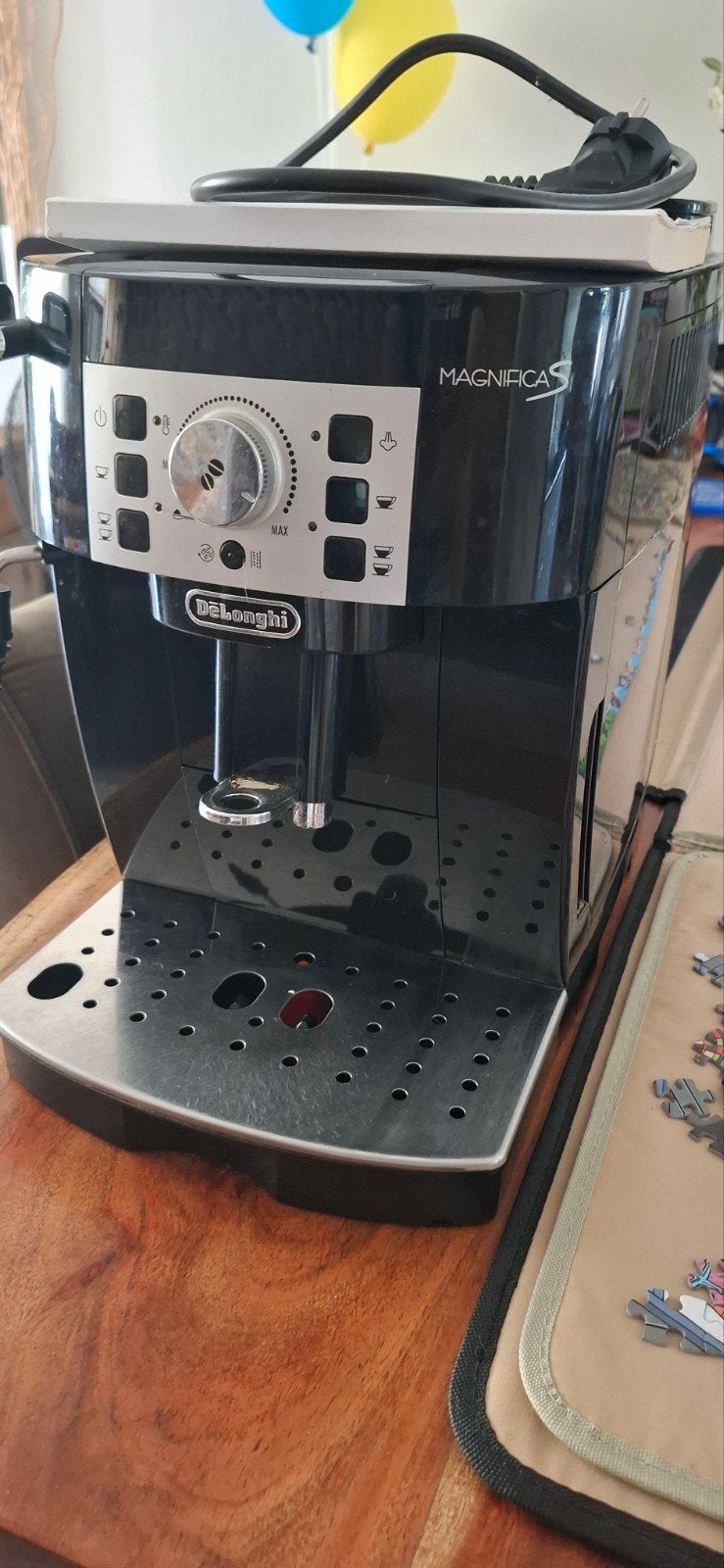 Delonghi koffie automaat. Piano zwart.werkt goed ., Witgoed en Apparatuur, Koffiezetapparaten, Ophalen of Verzenden, Koffiemachine