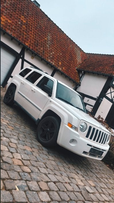 Zeer nette, dealeronderhouden SUV op LPG + ook voor export, Auto's, Jeep, Automaat, Zwart, 4 cilinders, Patriot