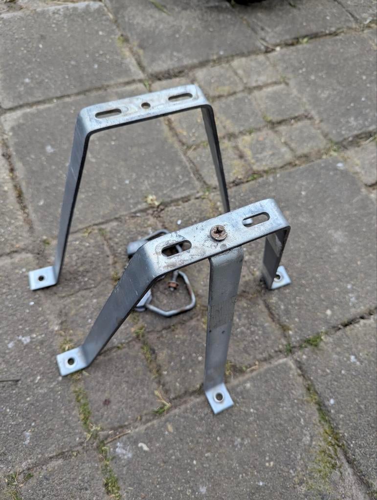 Antenne muurbeugel set met mastklemmen, Telecommunicatie, Antennes en Masten, Ophalen of Verzenden, Gebruikt, Toebehoren