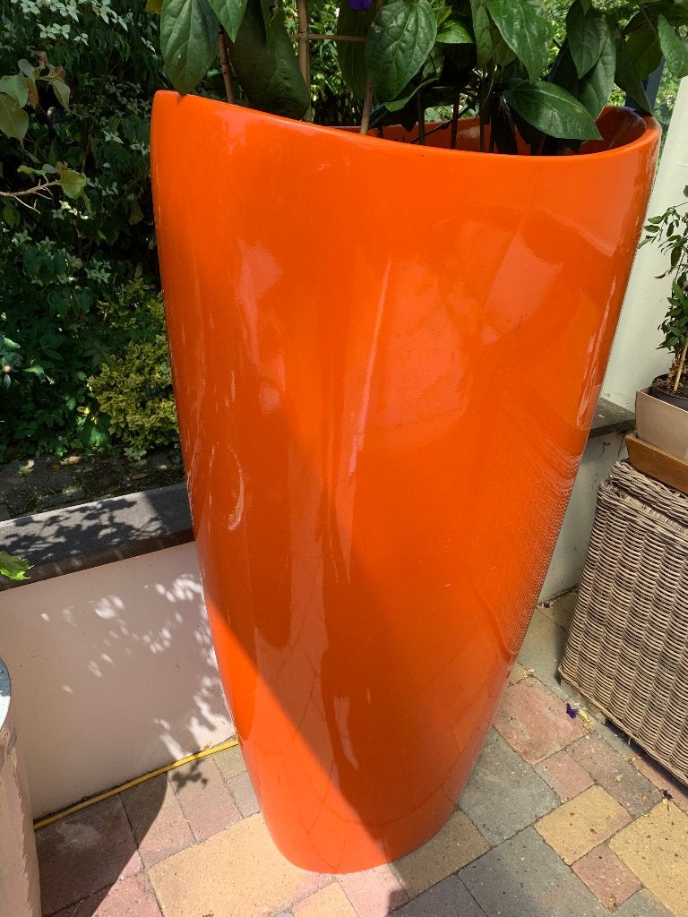 Mega grote oranje kunststof bloempot voor binnen en buiten, Ophalen, Kunststof, 40 cm of meer, Balkon