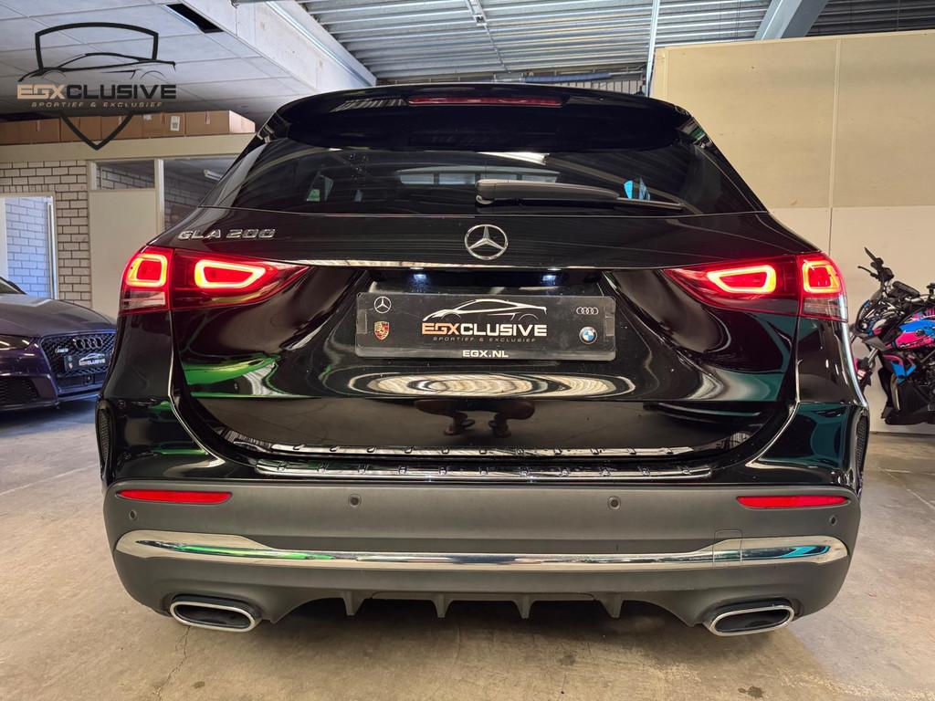 Mercedes-Benz GLA-klasse 200 Premium Plus AMG Pano/Camera/Am, Parkeerassistent, 4 cilinders, Leder, Bedrijf