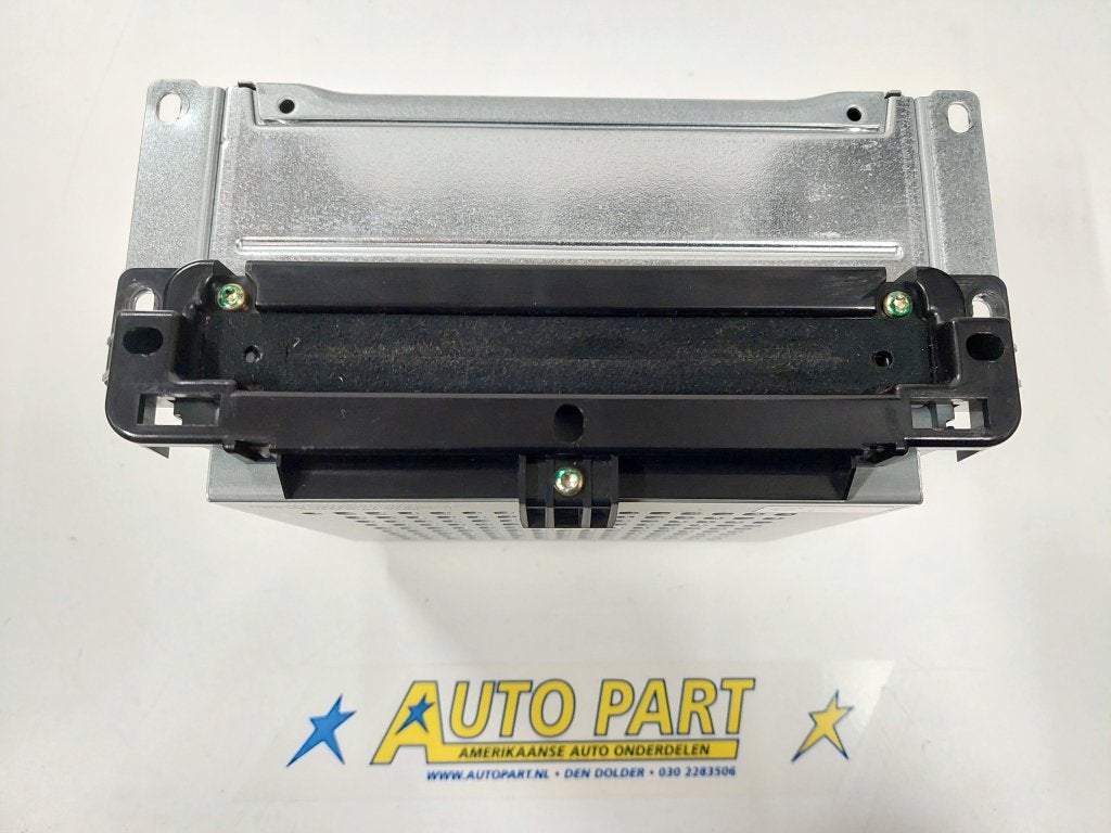 Dodge Charger radio/cd speler 2013-2014, Gebruikt, PO Box 21-8004 | Auburn Hills, MI 48321-8004, Amerikaanse onderdelen, Ophalen of Verzenden