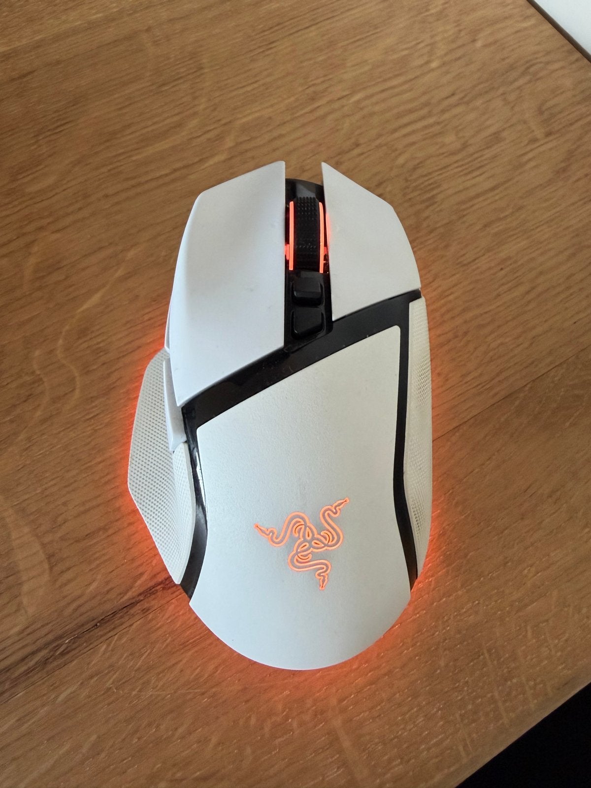 Razer basilisk v3 pro Rechter muisklik en scrollwiel defect, Computers en Software, Ophalen, Niet werkend, Muis, Gaming muis
