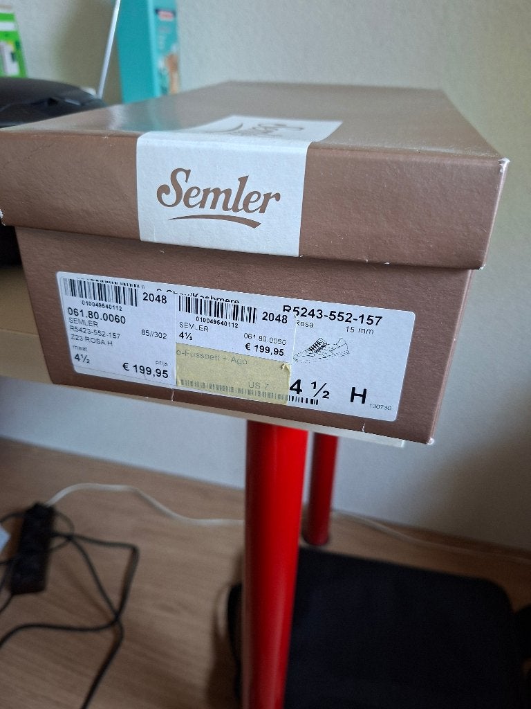 Schoenen dames. Merk Semler. Maat 4,5, Ophalen of Verzenden, Nieuw, Beige, Sneakers of Gympen