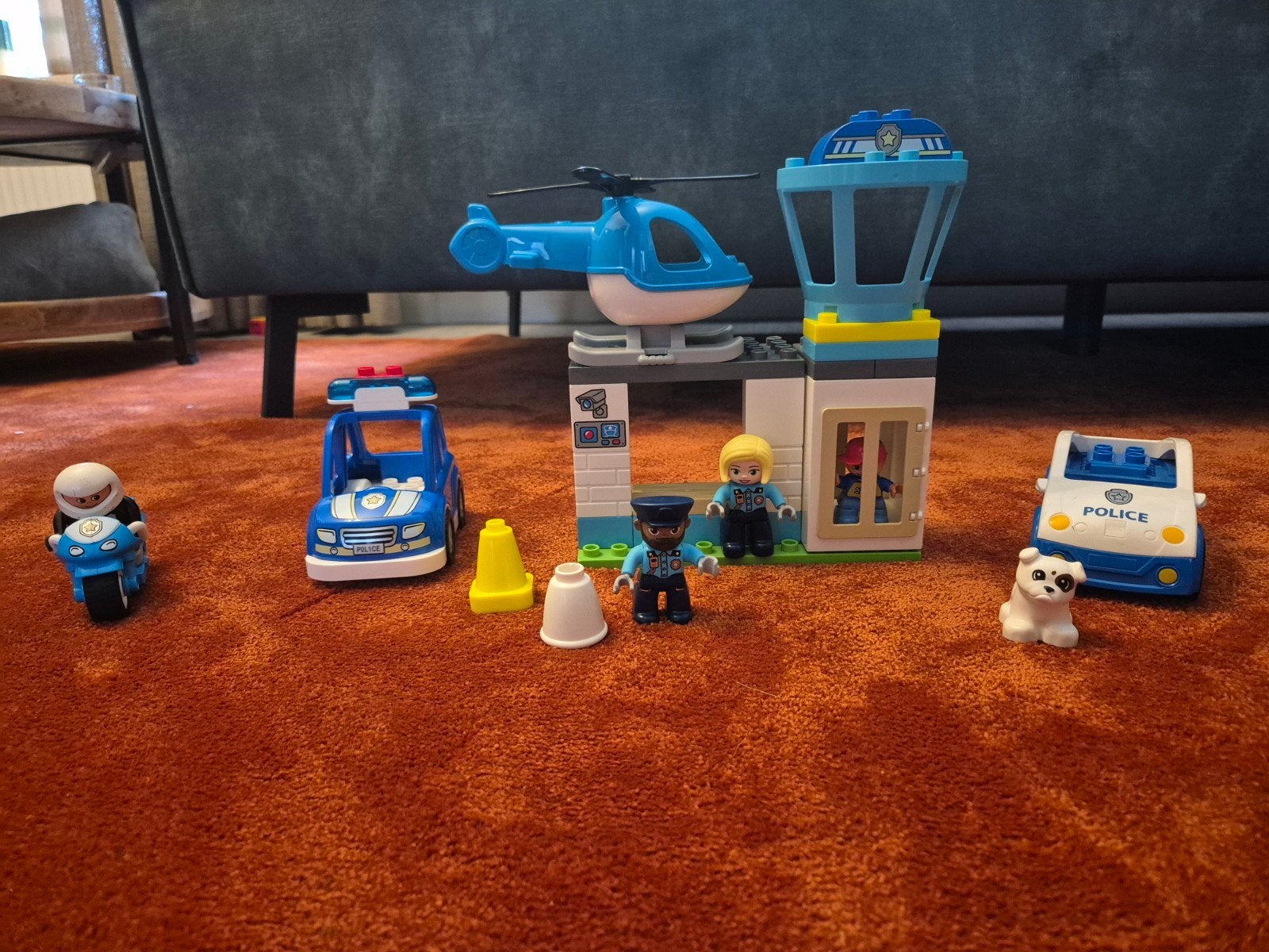 LEGO Duplo Politiebureau met helikopter en auto's, Ophalen, Gebruikt