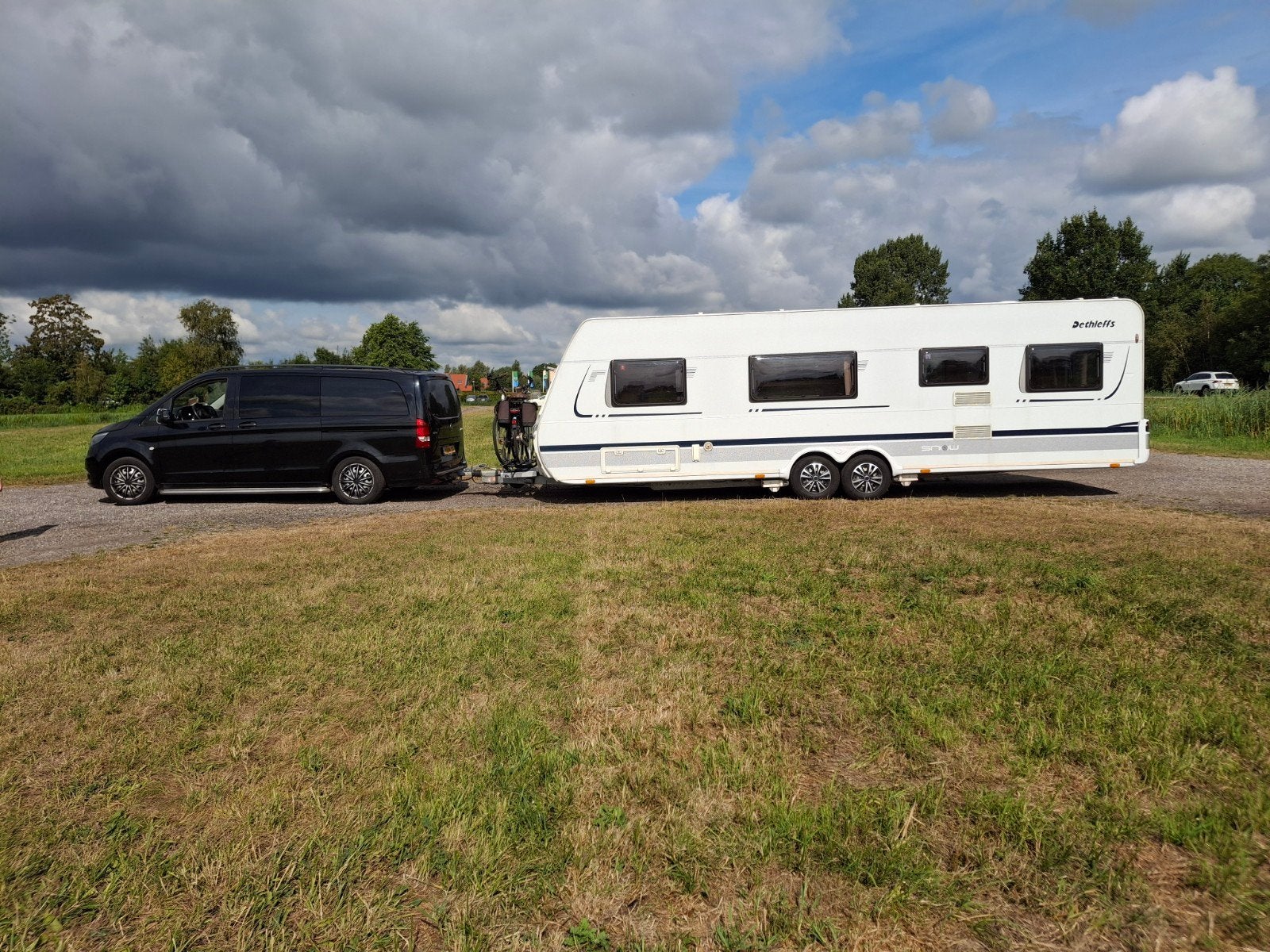 Zeldzame Dethleffs 720 Snow (2010) | Ideale Familie-indeling, Koelkast, Rondzit, Particulier, Meer dan 6