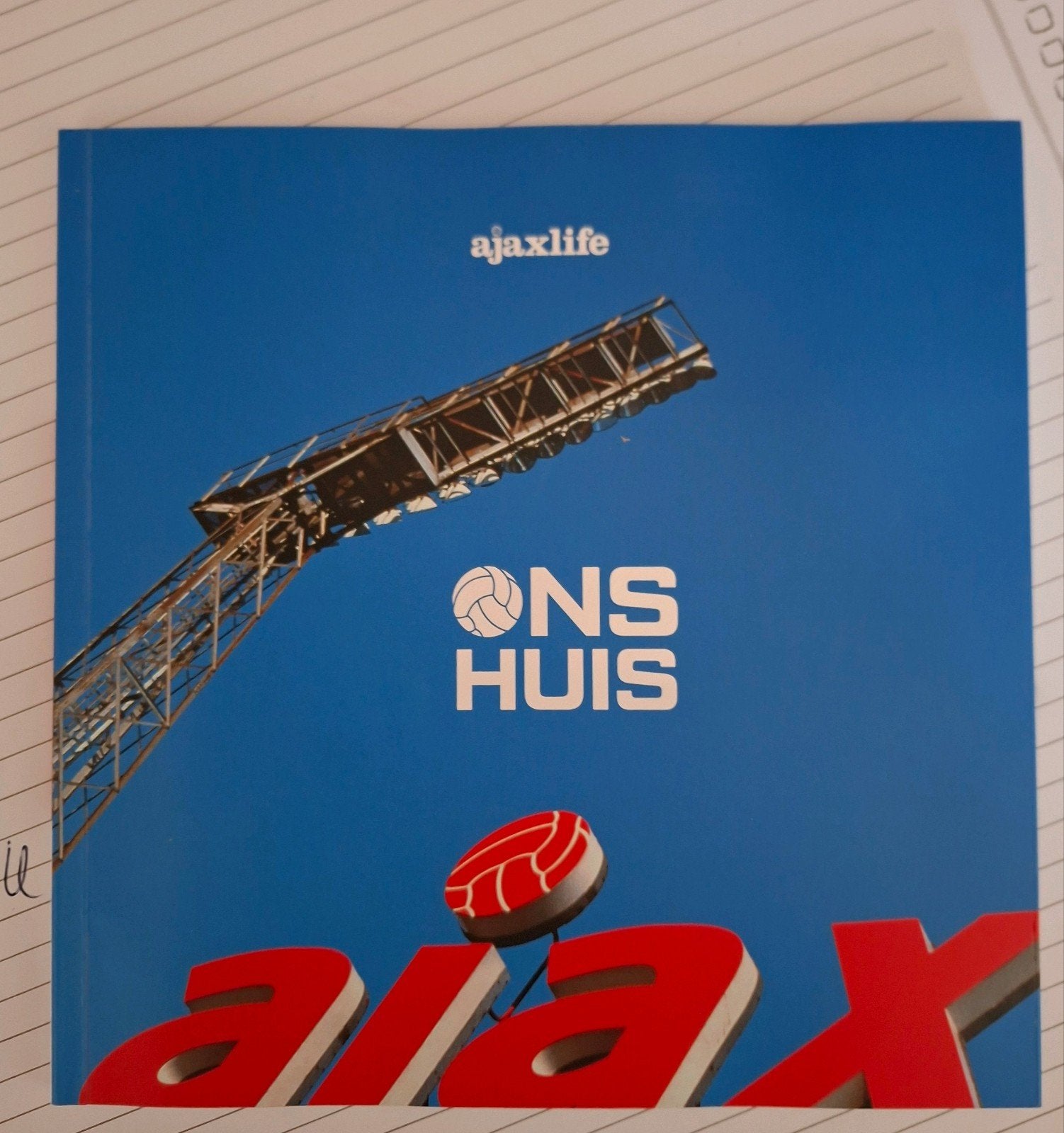Ajaxlife Ons Huis - Voetbal Magazine, Ophalen of Verzenden, Zo goed als nieuw, Ajaxlife, Balsport