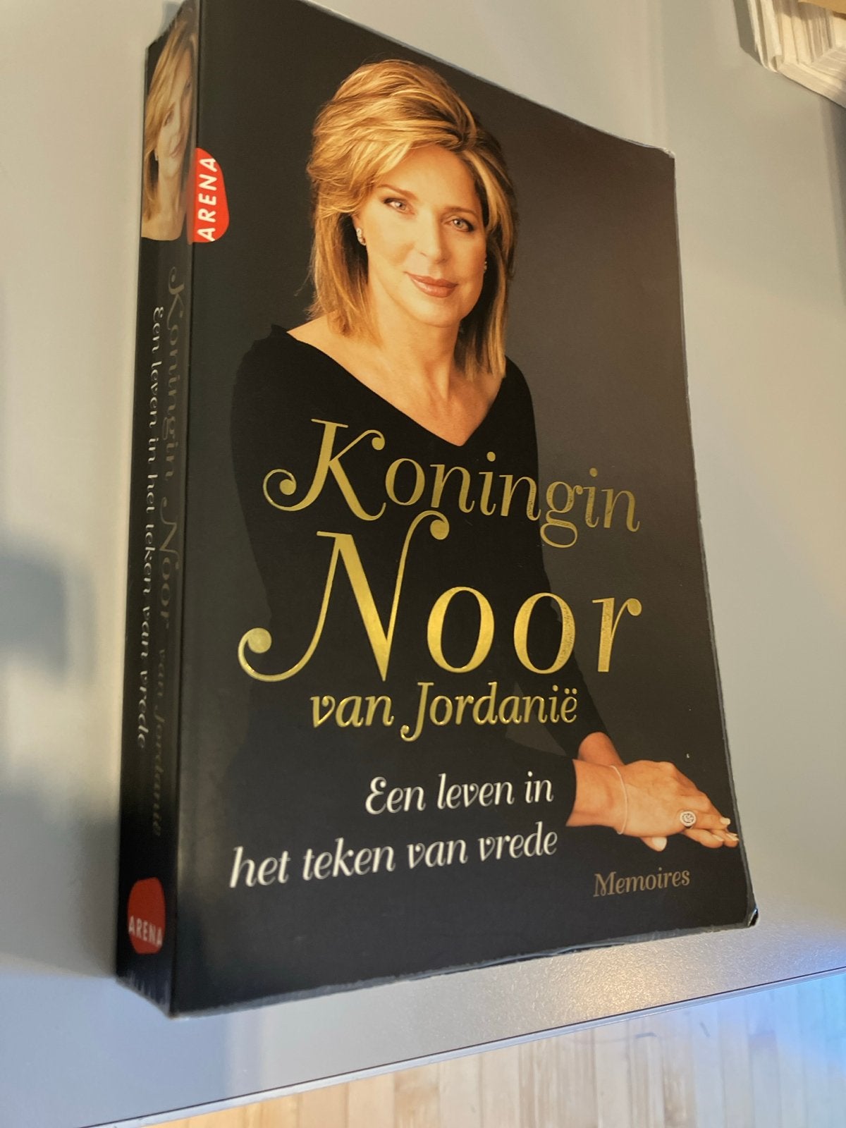 Koningin Noor van Jordanië: Een leven in het teken van vrede, Boeken, Ophalen of Verzenden, Gelezen, Politiek