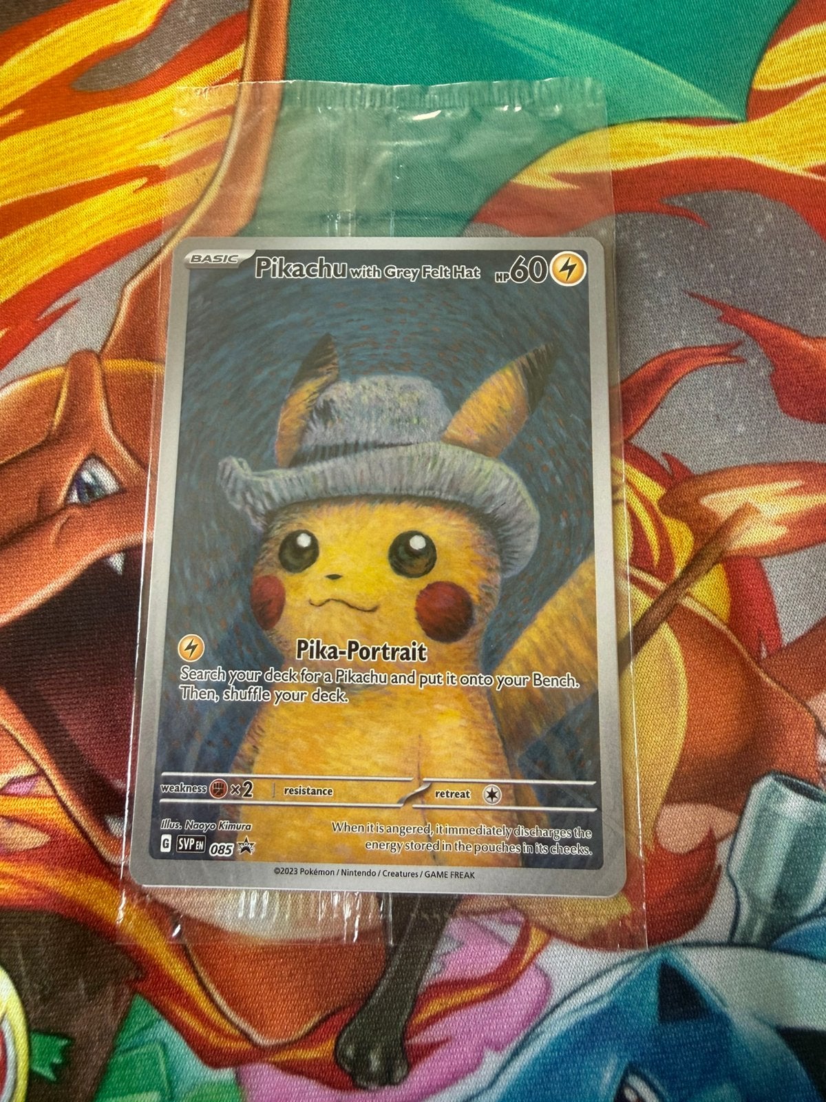 Pikachu with grey felt hat, Ophalen of Verzenden, Zo goed als nieuw