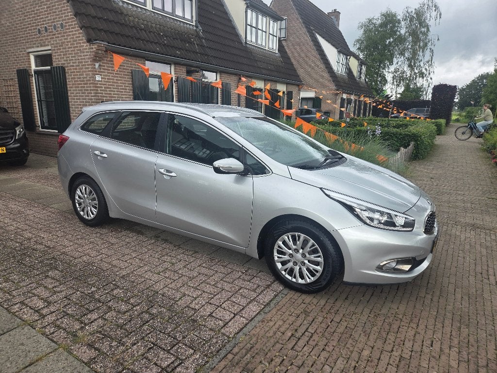 Kia (Pro) Cee d 1.6 GDI Sporty Wagon 2013 Moet gezien worden, Auto's, Voorwielaandrijving, 4 cilinders, Leder en Stof, Stationwagon