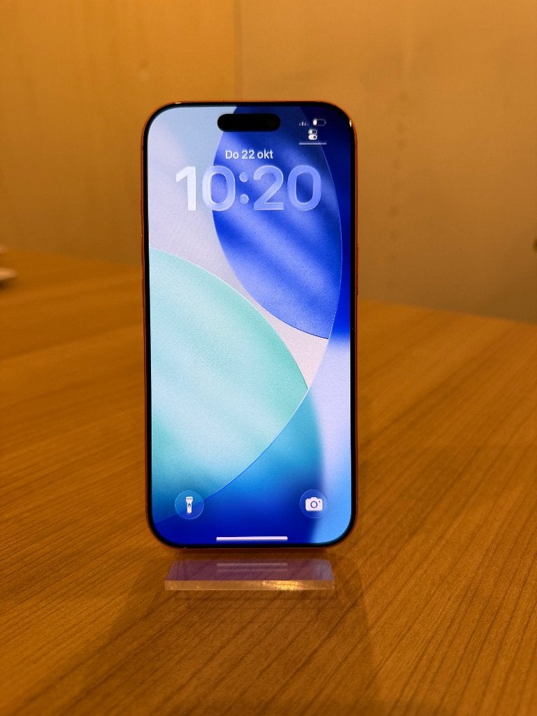 Apple iPhone 17 Pro 256GB - 2e kans - Als nieuw - Accu 99%, Telecommunicatie, 256 GB, Contactus.nl@euro.apple.com, Apple, Zwart