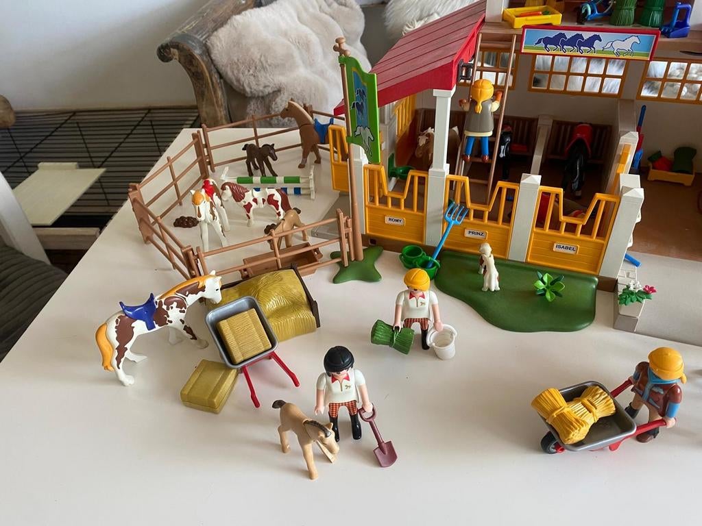 Paarden manege, Ophalen