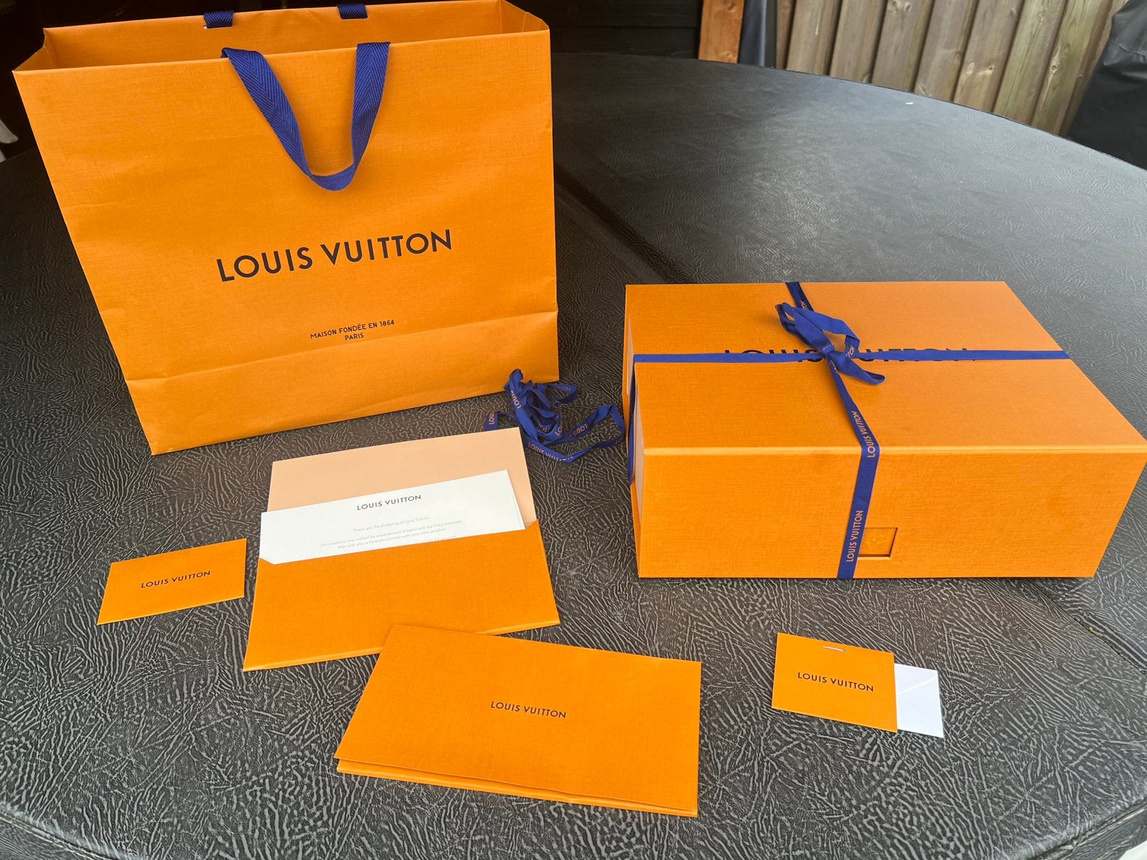 Louis Vuitton cadeauverpakking met doos,tas lint envelopjes, Ophalen of Verzenden, Nieuw, Overige kleuren, Overige typen