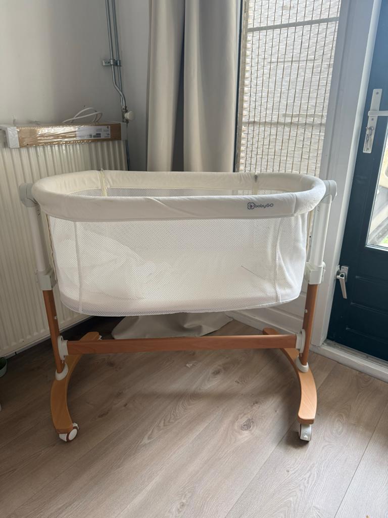 BabyGO Co-Sleeper Wiegje - Wit/Hout, Ophalen, Gebruikt, Wieg