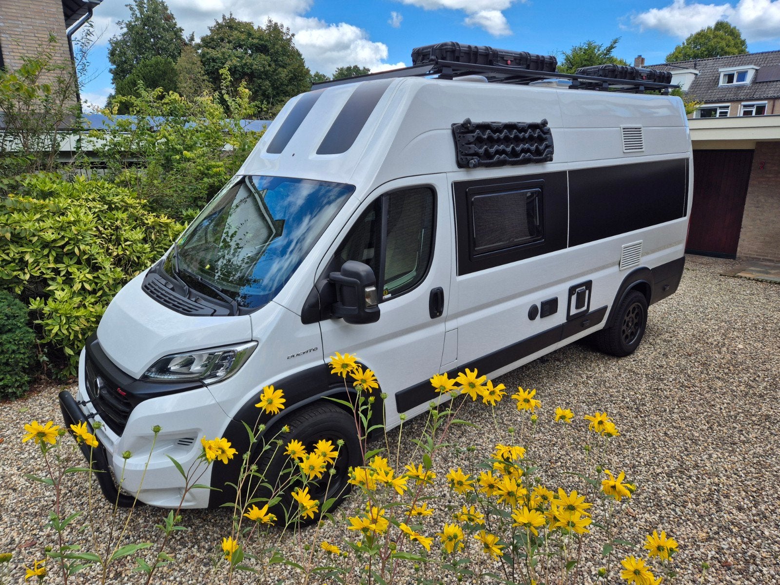 Rapido Dreamer Five | 9-traps automaat | 5 personen | Hefbed, Caravans en Kamperen, Campers, Automaat, Ringverwarming, 6 tot 7 meter