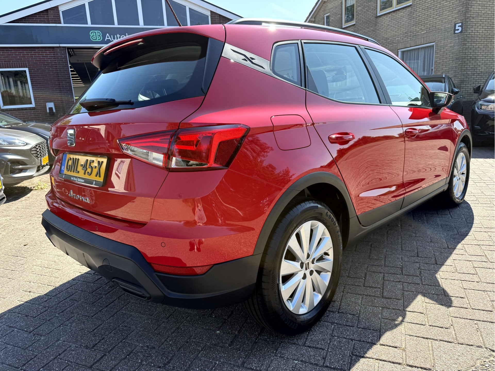 SEAT Arona 1.0 EcoTSI Reference Virt. Dash, App Connect, Led, Auto's, Voorwielaandrijving, Dealer onderhouden, Stof, Gebruikt